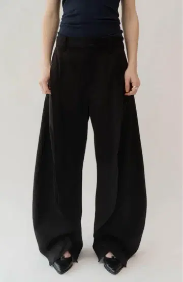 [온라인 완판템] Knuth Marf slit deformed pants
