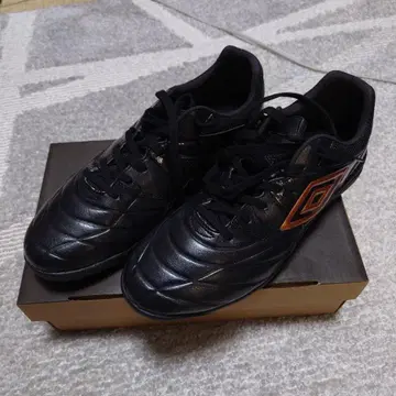 umbro 풋살화 블랙 26.5cm