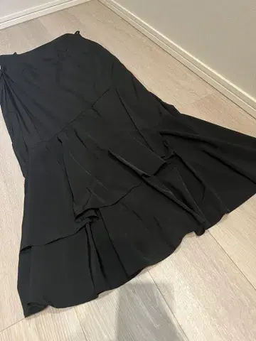 내추럴 뷰티 베이직 머메이드 스커트 블랙 새상품급