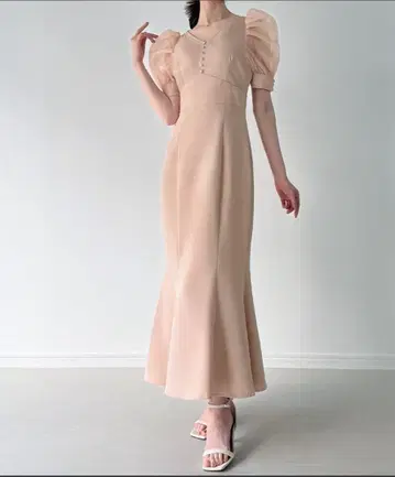 [아야카 짱 콜라보] 파워숄 V넥 머메이드 원피스 JUNOAH