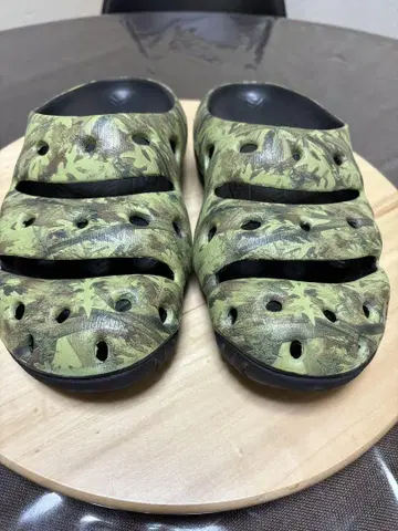 KEEN 요기 샌들