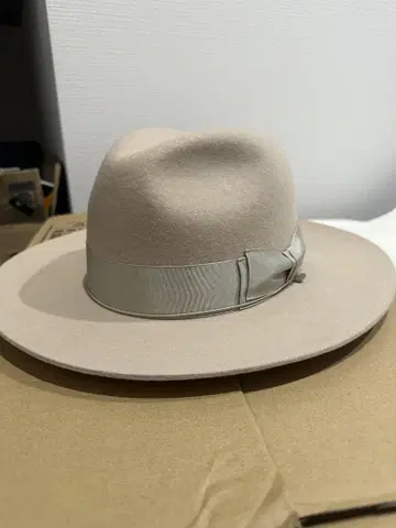 THE H.W.DOG&CO. 햇