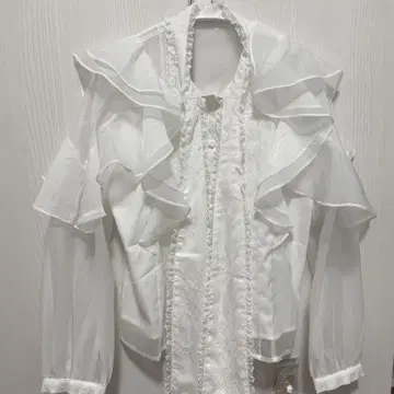 ROJITA 프릴 디테일 화이트 블라우스