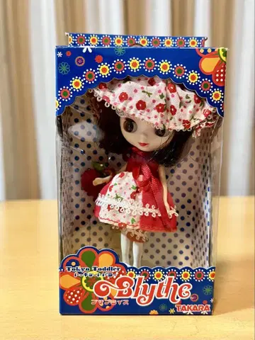 Blythe Tokyo Toddler 빨간 드레스