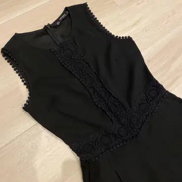 ZARA 자수 블랙 레이스 장식 올인원
