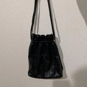CULLNI 블랙 사코슈
