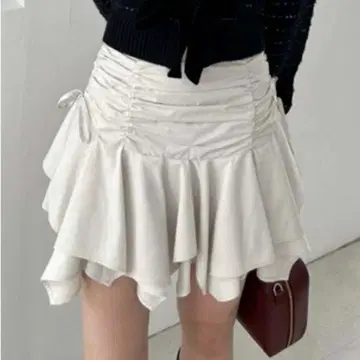 LILY BROWN 랜덤 헴 개더 미니 스커트 아이보리