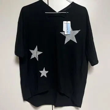 시니컬 V넥 티셔츠