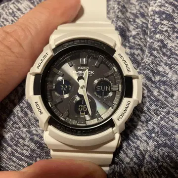 CASIO G-SHOCK GAW-100B 화이트 200m 방수