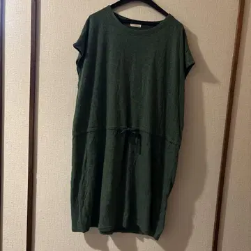 leaf Clip 다크 그린 반팔 튜닉