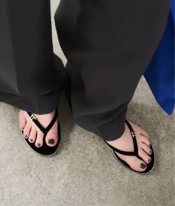 LE TALON 벨벳 플립플랍 샌들 블랙 M