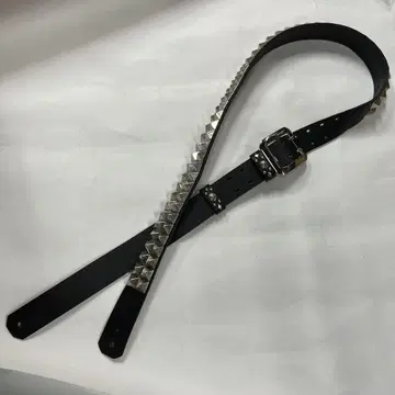 모던 파이리츠 2줄 피라미드 스터드 기타 스트랩 실버 펑크 록