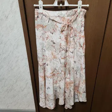 프리즈마트 스커트