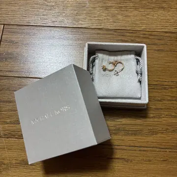 MICHAEL KORS 골드 후프 귀걸이