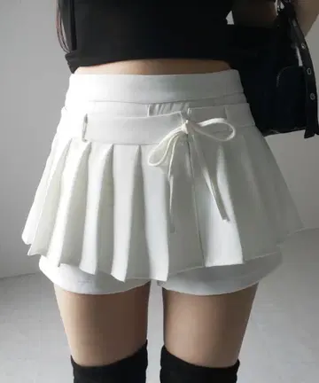 스트랩 리본 플리츠 숏 팬츠