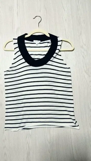 Max Mara 화이트 보더 슬리브리스 Msize