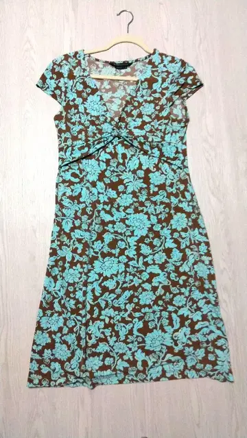 BCBGMAXAZRIA 꽃무늬 슬리브리스 원피스 M 사이즈
