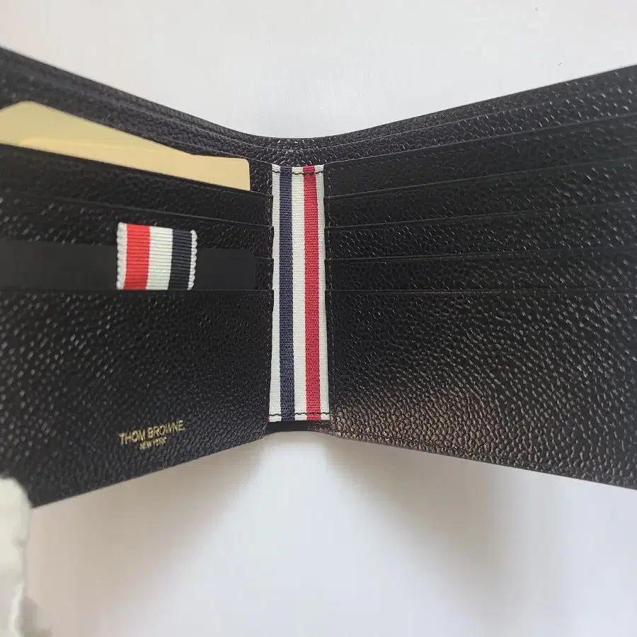 THOM BROWNE. | 톰브라운 Thom Browne. Men's Pebble Grain