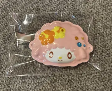 가면 같은 시크릿 앞머리 클립 산리오