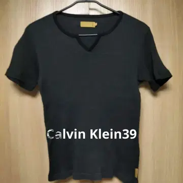 Calvin Klein 39 블랙 V넥 반팔 니트 사용감 적습니다