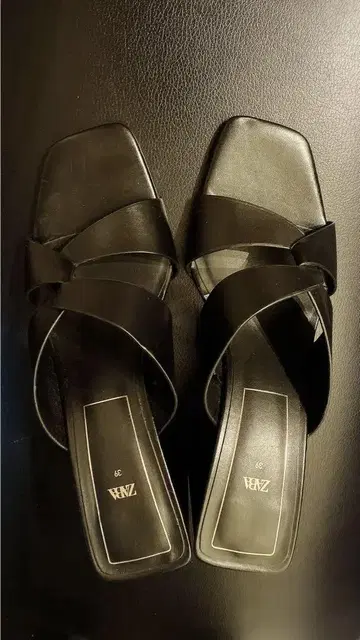ZARA 블랙 힐 샌들 39