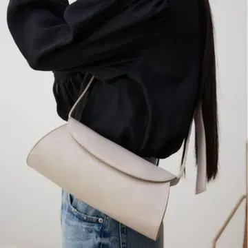 AZUL BY MOUSSY] 와이드 쉐이프 플랩 백