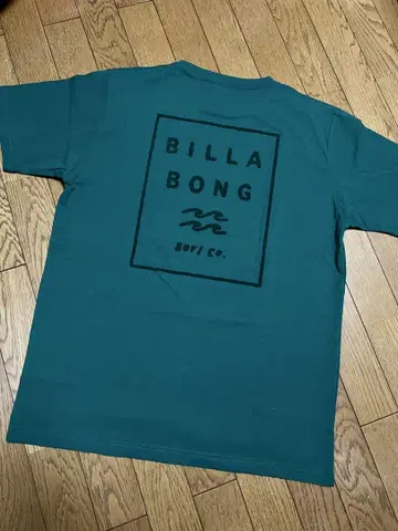 [새상품 미사용] BILLABONG 반팔 티셔츠