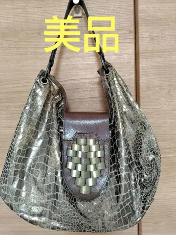 크로커다일 패턴 숄더백 메탈릭 골드