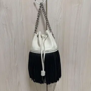 J&M Davidson 프린지 버킷백 화이트/블랙