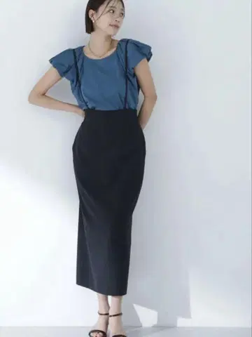 미사용 내추럴 뷰티 베이직 스트랩 내로우 스커트 크로