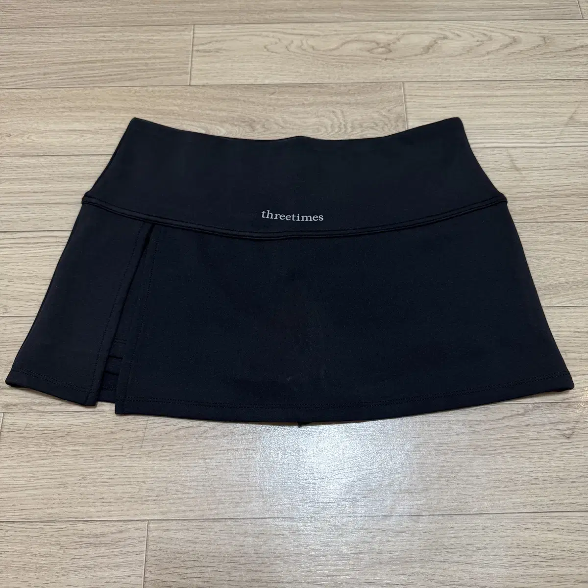 threetimes Athletic slit skirt シズニルック THREETIMES | 쓰리타임즈 Threetimes Athletic Slit Skirt M