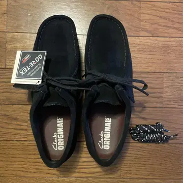 [새상품급] Clarks Wallabee GTX UK6 (24cm)