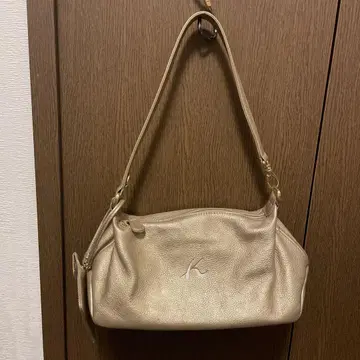 키타무라 골드 숄더백 합성 피혁 로고 포함