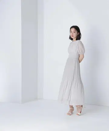 NATURAL BEAUTY BASIC 요크 라인 양류 플리츠 원피스