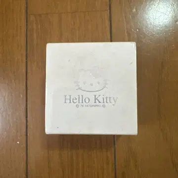 산리오 키티 귀걸이