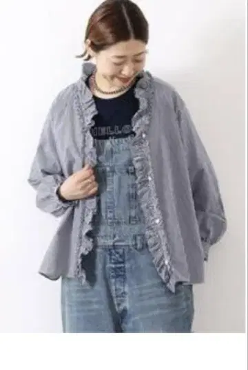 깅엄 프릴 블라우스