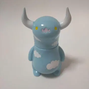 하늘의 괴수 보 하늘색
