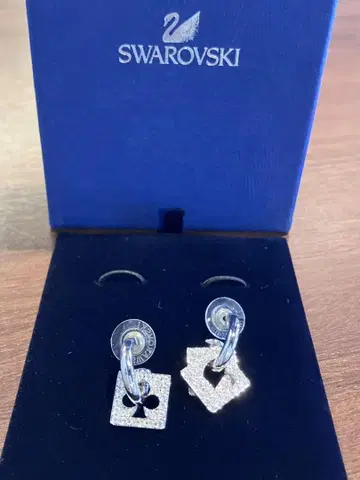 SWAROVSKI 스와로브스키 귀걸이 [양쪽 귀용] 카드놀이