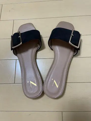 버클 샌들 M