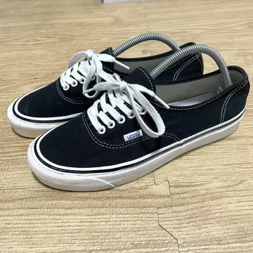 VANS AUTHENTIC 애너하임 블랙 27cm 오센틱
