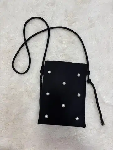 거의 미사용 Maglie le cassetto 펄 스마트폰 숄더 파우치