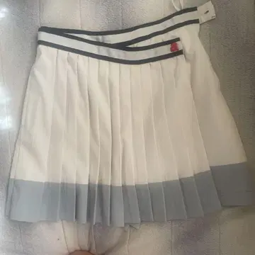 화이트 블루 플리츠 스커트