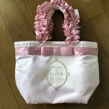 메종 드 플뢰르 프릴 핸드 핸들 토트 백