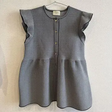 UNITED ARROWS 그레이 프릴 소매 상의
