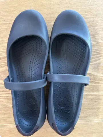 크록스 플랫슈즈