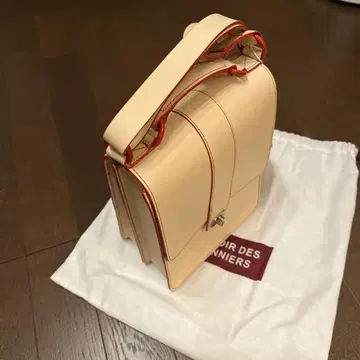 콩트와르 데코토니에 가죽 숄더백