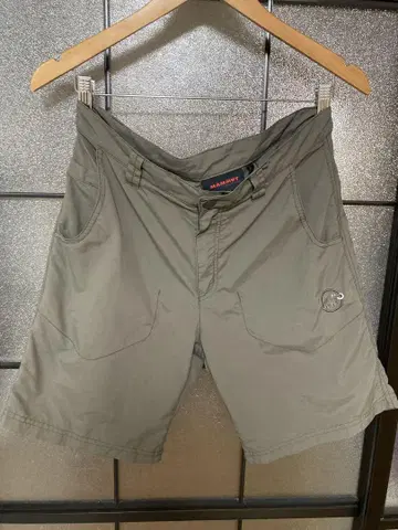 마무트 숏팬츠 카키