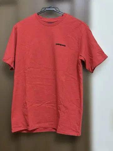 patagonia 레드 XS 티셔츠