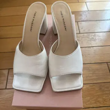 파비올루스콘니 37 샌들 화이트 7.5cm 힐