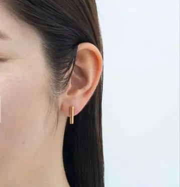JOUETE(쥬에테) 귀걸이 바 골드